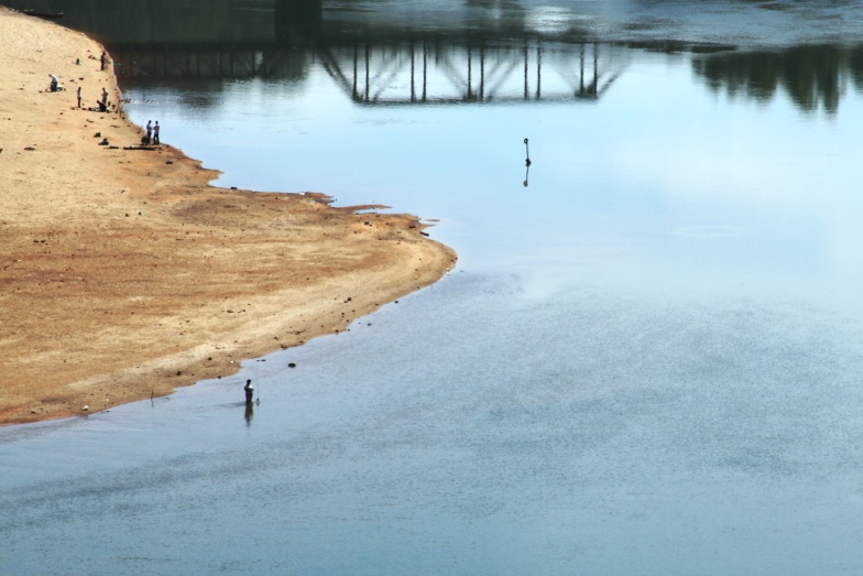 Pescadores amadores no alto Rio Grande a jusante da UHE Funil